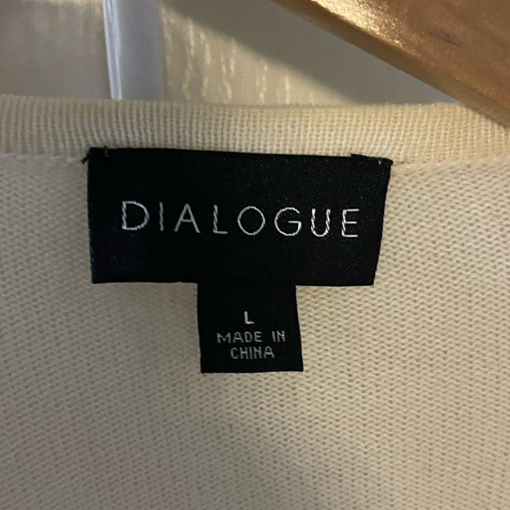 Dialogue Cream‎ Ruffle V-Neck Blouse - Picture 3 of 4